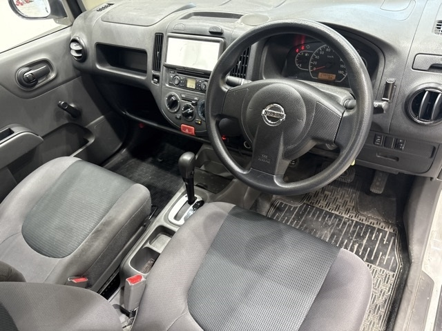 NISSAN AD 2013