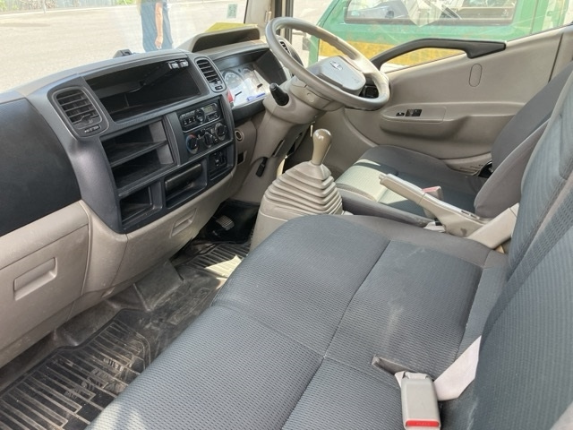 NISSAN TRUCK 2018