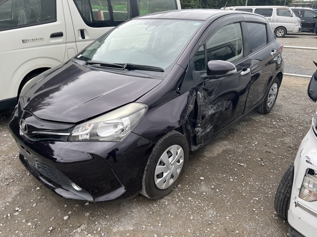 TOYOTA VITZ 2015