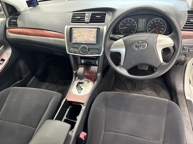 TOYOTA PREMIO 2012