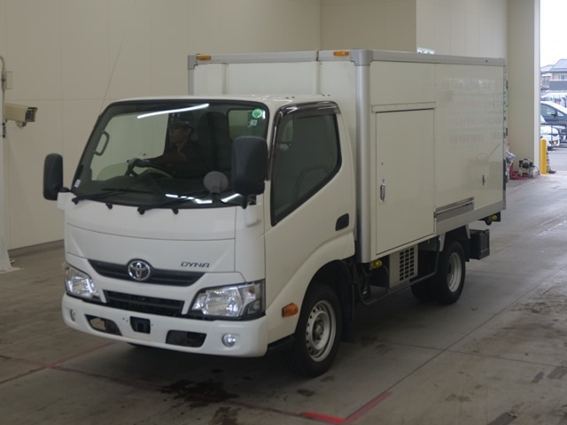 TOYOTA DYNA 2019