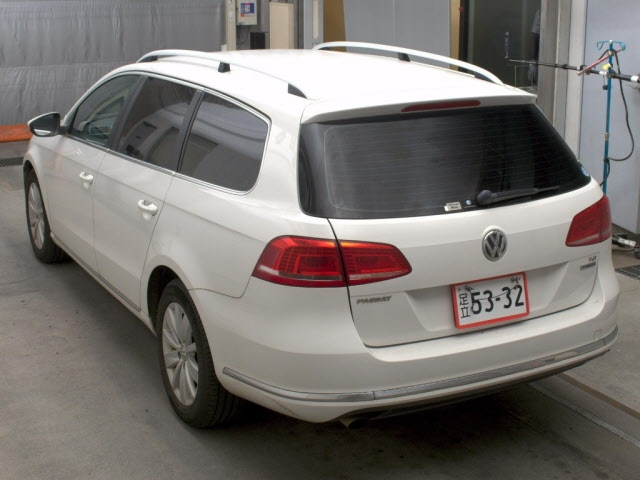 VOLKSWAGEN PASSAT VARIANT 2014