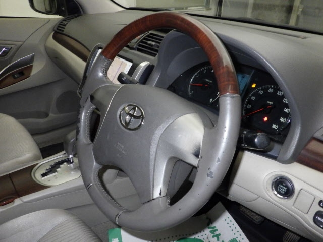 TOYOTA PREMIO 2012