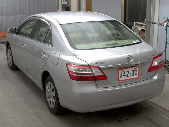 TOYOTA PREMIO 2012