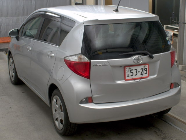 TOYOTA RACTIS 2011