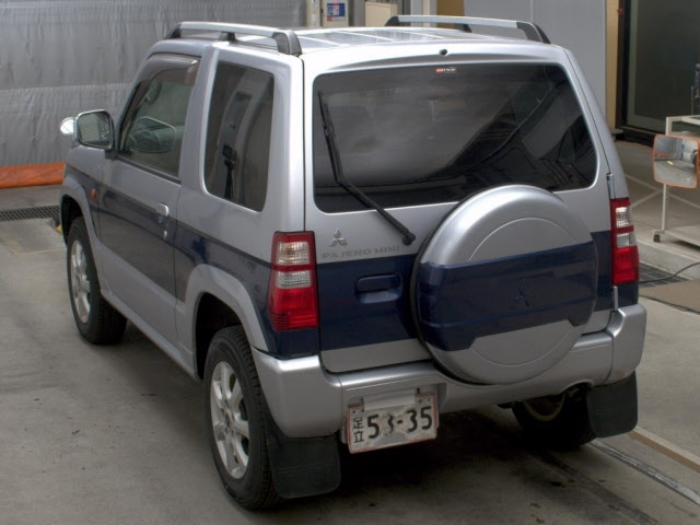 MITSUBISHI PAJERO MINI 2011
