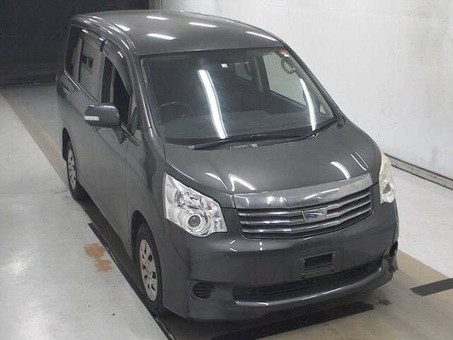 TOYOTA NOAH 2012