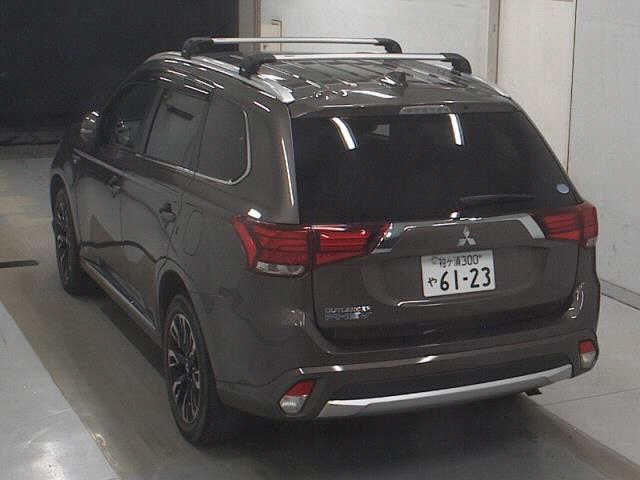MITSUBISHI OUTLANDER PHEV 2015