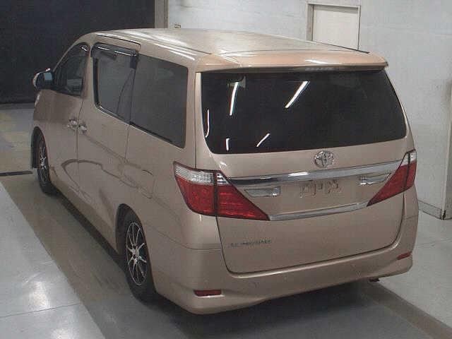 TOYOTA ALPHARD 2010