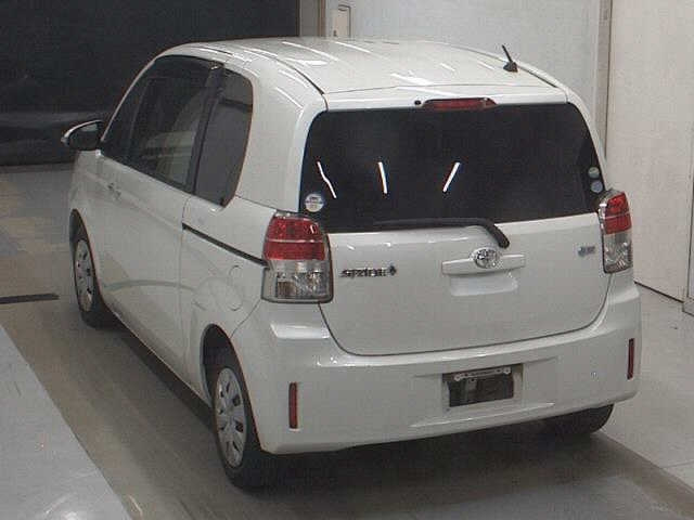 TOYOTA SPADE 2012