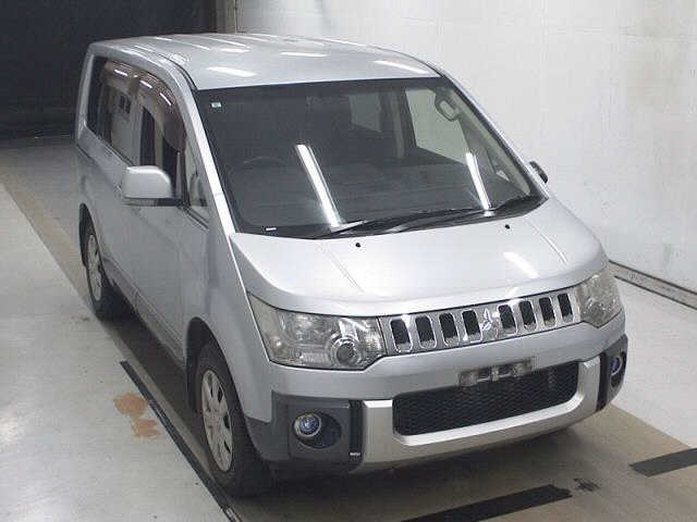 MITSUBISHI DELICA D5 2013