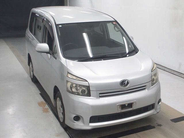 TOYOTA VOXY 2008