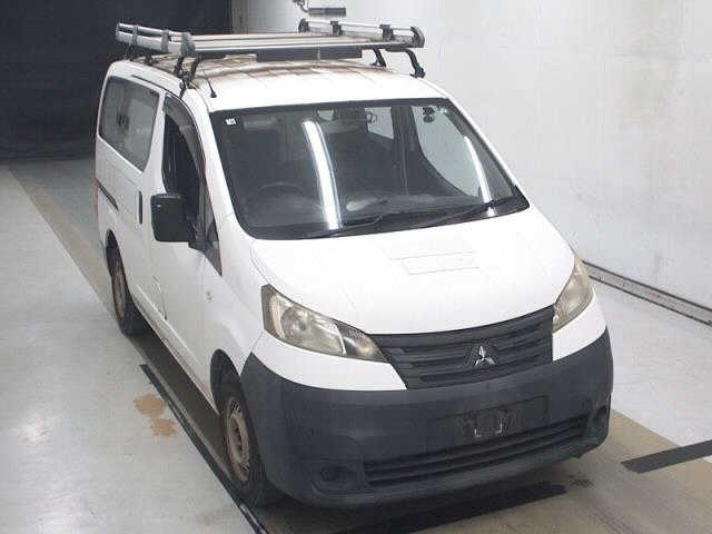 MITSUBISHI DELICA 2012