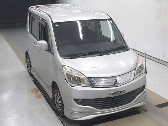 MITSUBISHI DELICA D2 2011