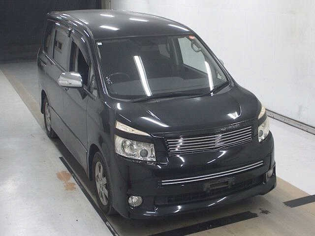 TOYOTA VOXY 2009