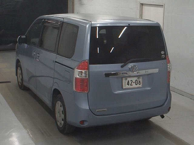 TOYOTA NOAH 2008
