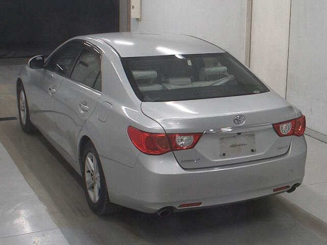 TOYOTA MARK X 2010