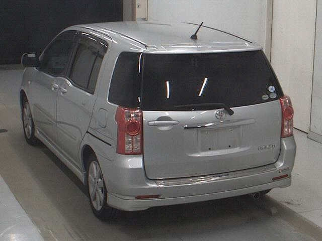 TOYOTA RAUM 2008