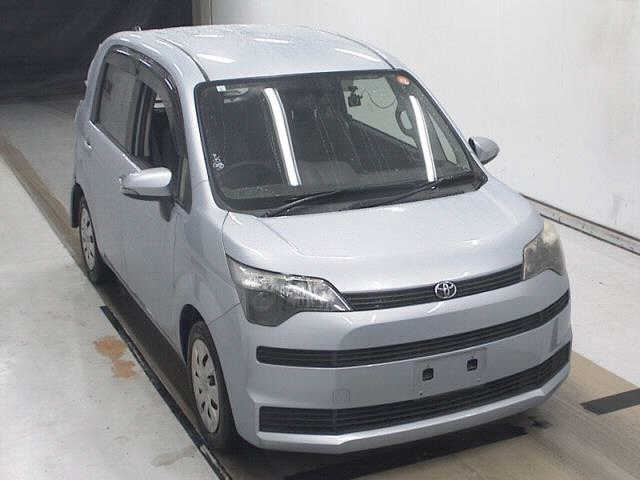 TOYOTA SPADE 2013