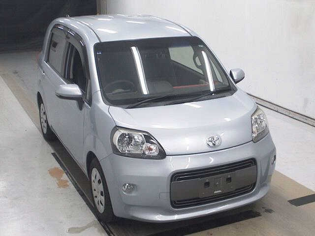 TOYOTA PORTE 2015