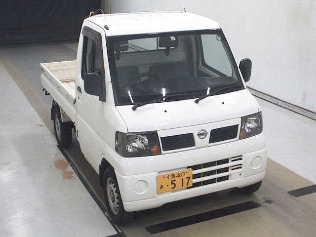 NISSAN CLIPPER TRUCK 2010