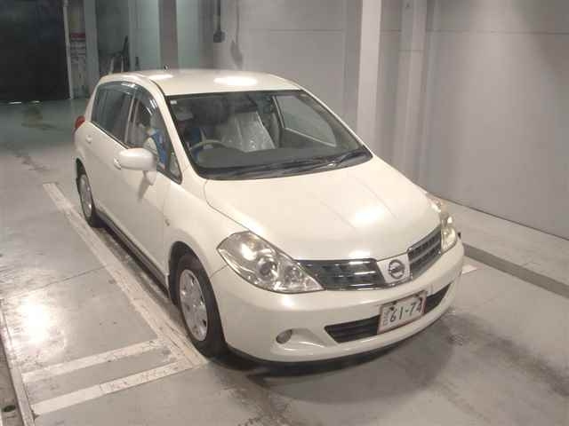 NISSAN TIIDA 2010