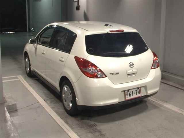 NISSAN TIIDA 2010