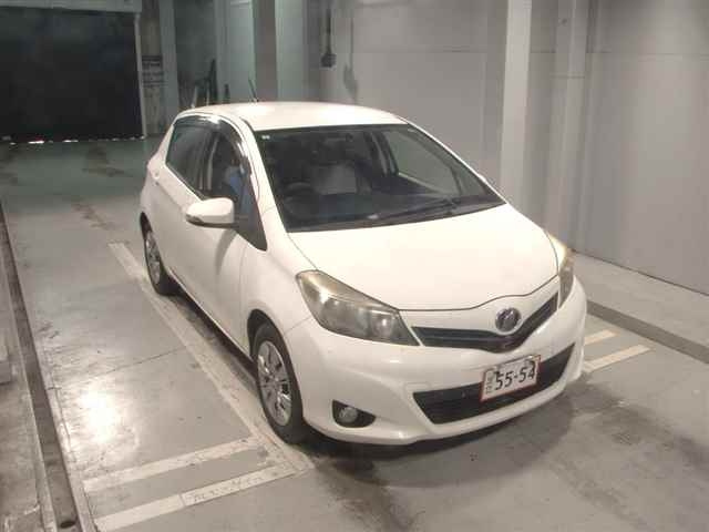 TOYOTA VITZ 2011
