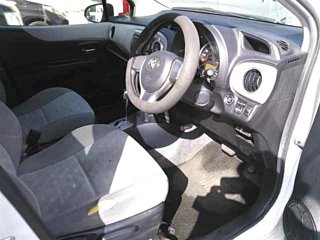 TOYOTA VITZ 2011