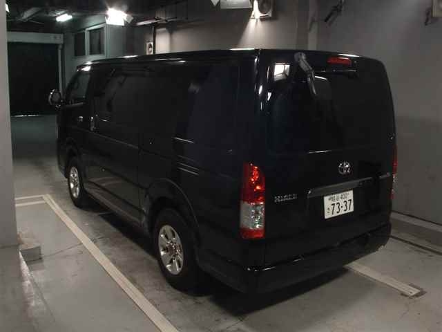 TOYOTA HIACE VAN 2018