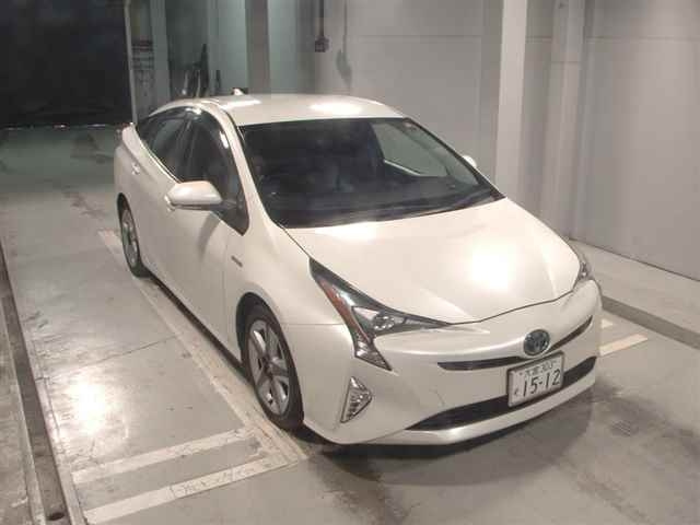TOYOTA PRIUS 2018