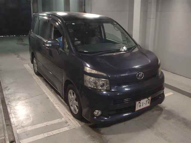TOYOTA VOXY 2008