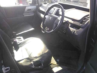 TOYOTA VOXY 2008