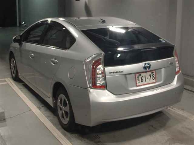 TOYOTA PRIUS 2014