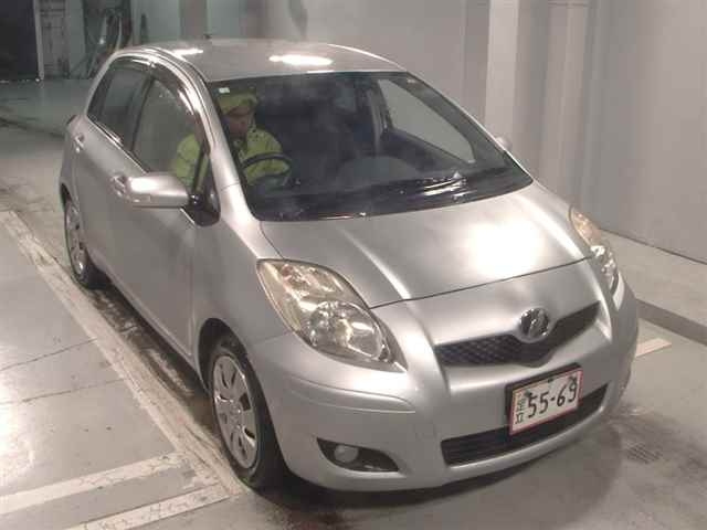 TOYOTA VITZ 2010