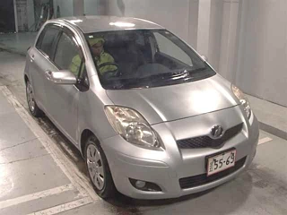 TOYOTA VITZ 2010