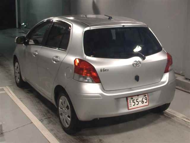 TOYOTA VITZ 2010
