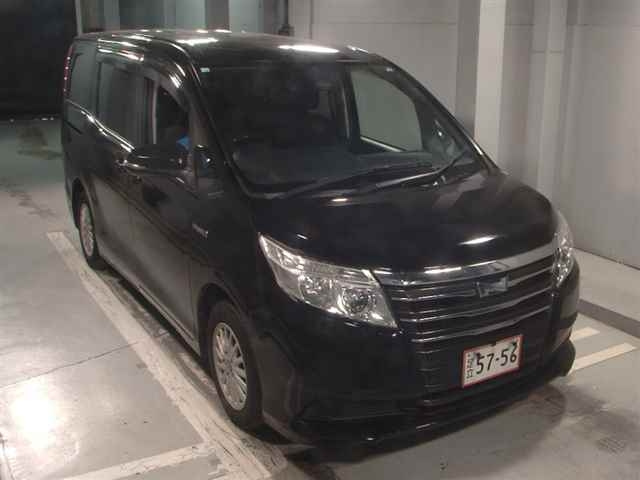 TOYOTA NOAH 2016