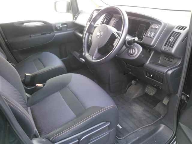 NISSAN SERENA 2010