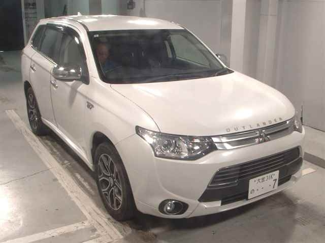 MITSUBISHI OUTLANDER PHEV 2015