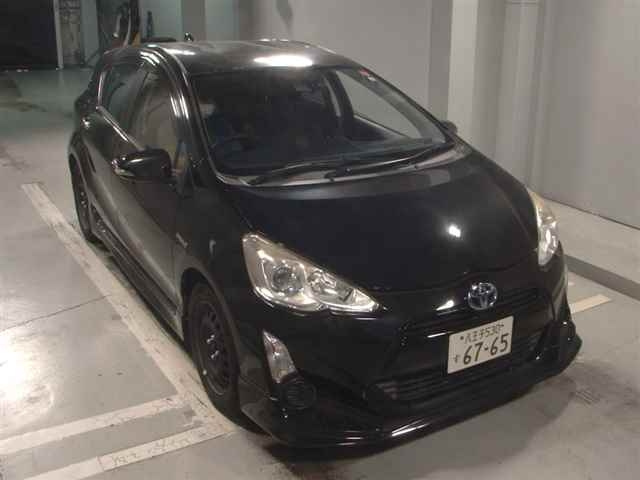 TOYOTA AQUA 2017