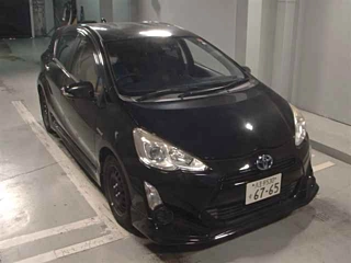 TOYOTA AQUA 2017