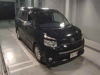 TOYOTA VOXY 2009