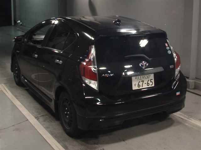 TOYOTA AQUA 2017