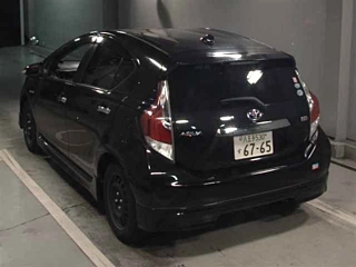TOYOTA AQUA 2017