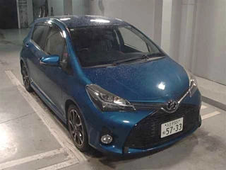 TOYOTA VITZ 2015