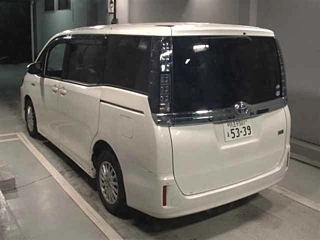TOYOTA VOXY 2016