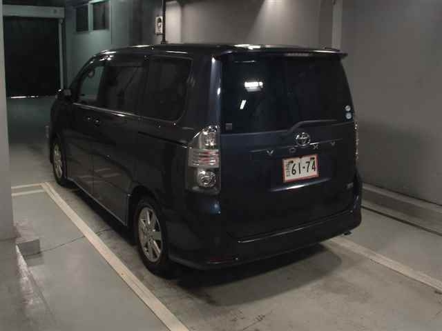 TOYOTA VOXY 2008