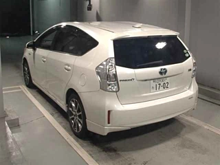 TOYOTA PRIUS ALPHA 2013