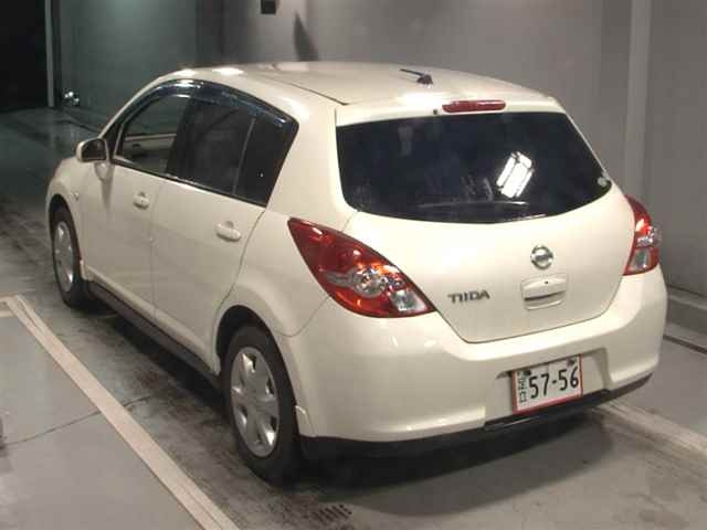 NISSAN TIIDA 2010
